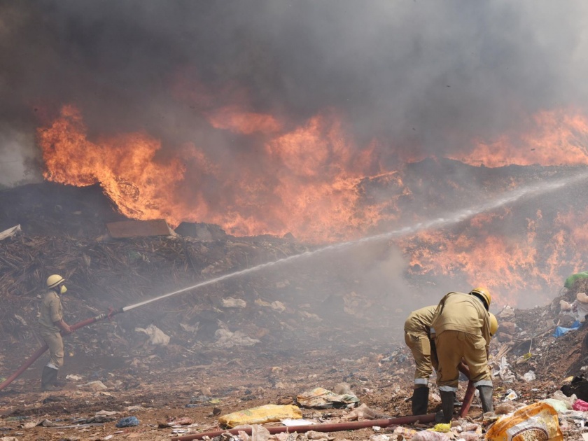 fire at sonsodo garbage yard continues on second day | सोनसोडो कचरा यार्डाची आग दुसऱ्या दिवशीही धुमसतीच