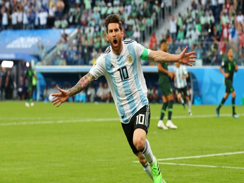 FIFA Football World Cup 2018: Messi's Magic ... Argentina Lead 1-0 in first half | FIFA Football World Cup 2018 : मेस्सीची जादू चालली... अर्जेंटीनाला पहिल्या डावात आघाडी