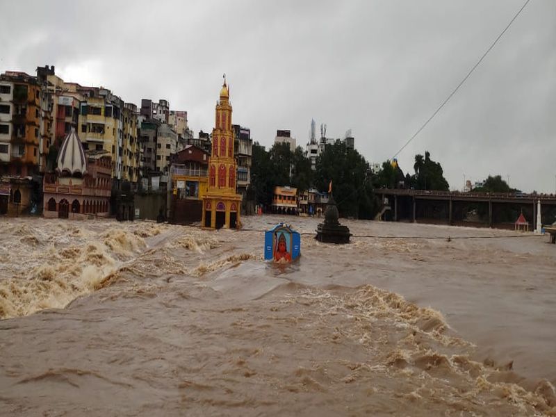 Great flood to Godavari; 1 thousand cusecs of water started from Gangapur | गोदावरीला मोठा पूर ; गंगापूरमधून १३हजार क्युसेक पाण्याचा विसर्ग सुरू