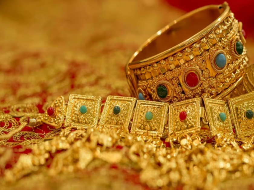 Gold price drops by 900, the price is at 66,400 thousand rupees, the gold market is unstable due to large fluctuations. | सोन्याचा दरात नऊशेची घसरण, भाव ६६,४०० हजार रुपयांवर, मोठ्या चढ-उतारीने सुवर्ण बाजार अस्थिर