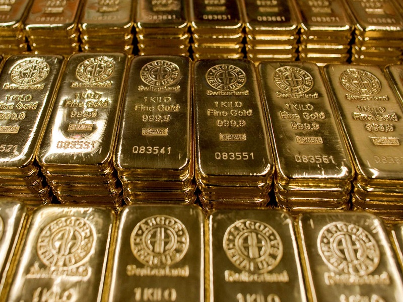 Five kg gold biscuits worth Rs 2.5 crore stolen from Sarafi village in Pune | पुण्यात अडीच कोटी रुपयांची पाच किलो सोन्याच्या बिस्किटांची चोरी