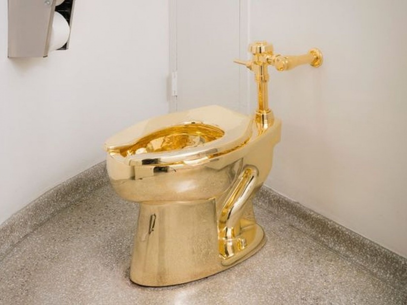 Gold toilet installed in Britain palace | बाबो! 'इथे' लावला जाणार सोन्याचा कमोड, सर्वसामान्य लोकही करू शकतील वापर!