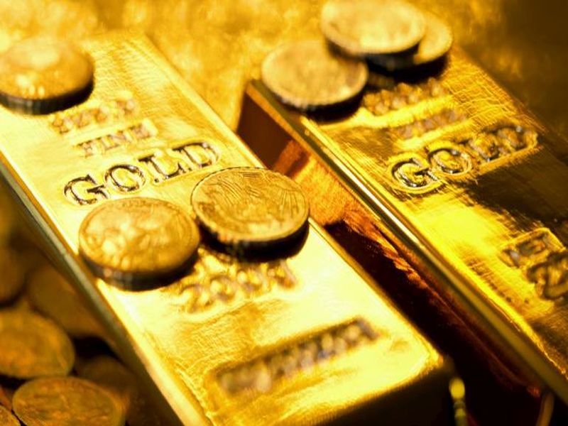 Lakhs of rupees deal with fake gold plating | बनावट सोने तारण ठेवून लाखो रुपयांचा गैरव्यवहार