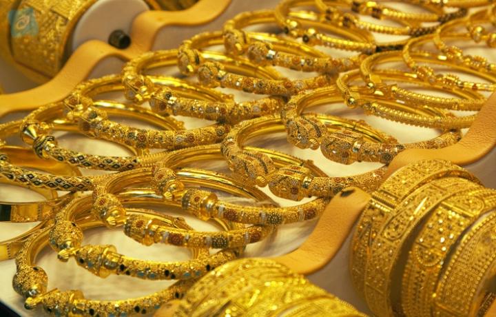 Jalgaon gold market closed six times a year | जळगावचा सोने बाजार वर्षभरात सहा वेळा बंद