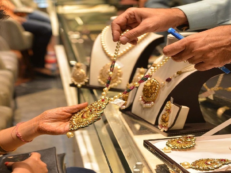 Ratnagiri's gold market has climbed to 34; Silver is still 41 thousand | रत्नागिरीच्या सराफी बाजारात शांतता, सोन्याने गाठली ३४शी; चांदीचा दरही ४१ हजारवर