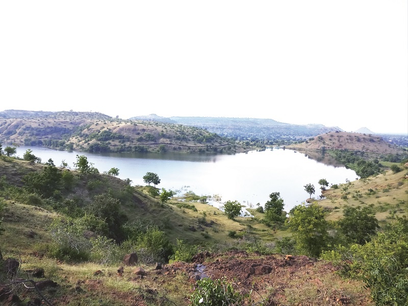 Water Resources Minister lays down ambitious project for Golgaon Lake; Order to submit a proposal | गोळेगाव तलावाच्या महत्त्वाकांक्षी प्रकल्पाला जलसंपदामंत्र्यांचा हिरवा कंदील; प्रस्ताव सादर करण्याचे आदेश 