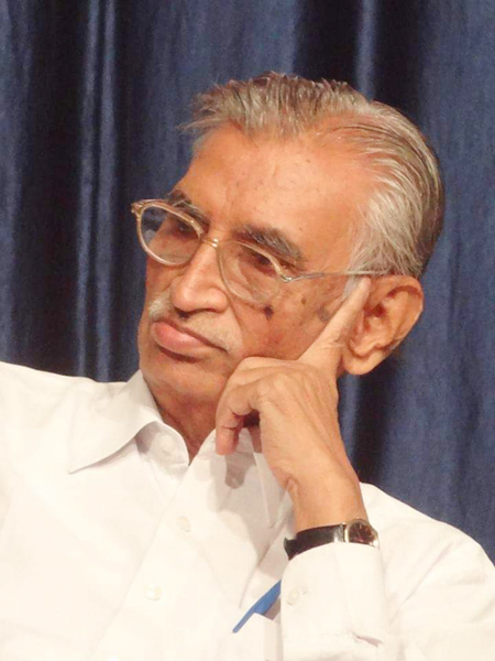 'Muddita', a restless reviewer living in a vacuum Go. Ma Pawar | ‘मुदिता’अवस्थेत जगलेला व्रतस्थ समीक्षक डॉ. गो. मा. पवार