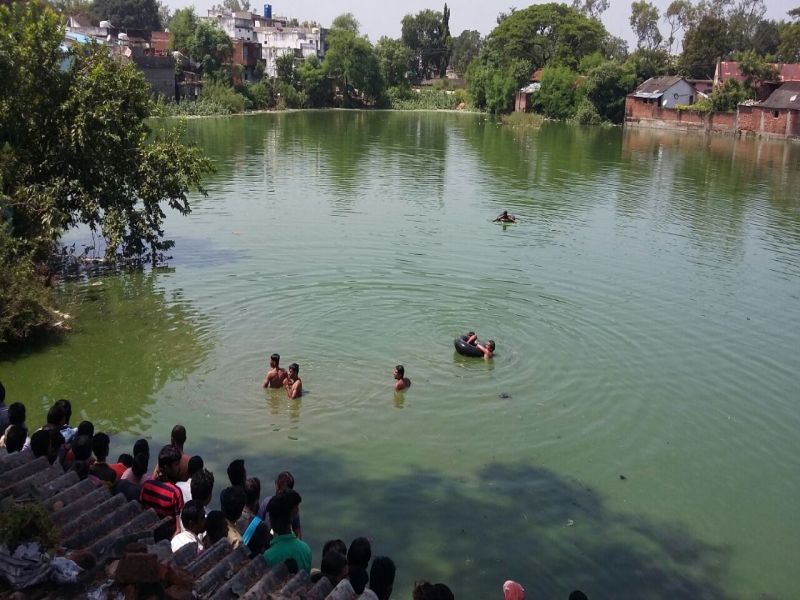 The body of a young man stuck in the pool at the time of immersion in Gondia was found | गोंदियामध्ये विसर्जनावेळी तलावात बुडालेल्या तरुणाचा सापडला मृतदेह 