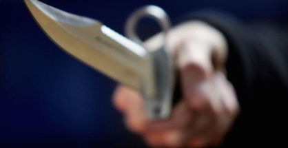 Criminals panic taking a knife in Nagpur Itwari | नागपूरच्या इतवारीत चाकू घेऊन गुन्हेगारांची दहशत