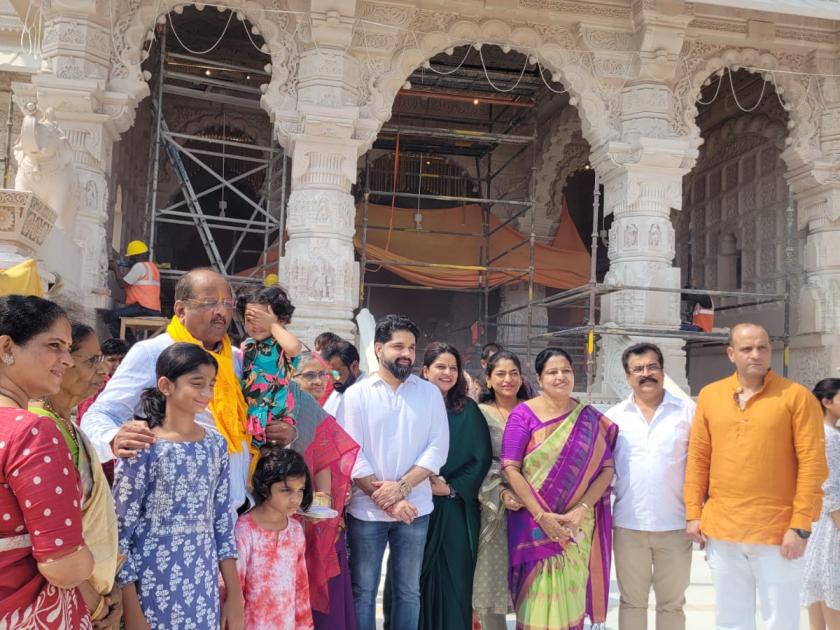 MP Gopal Shetty visited Ayodhya's Ram Temple with his family | खासदार गोपाळ शेट्टी यांनी आपल्या कुटुंबासह  दिली अयोध्येच्या राम  मंदिराला भेट