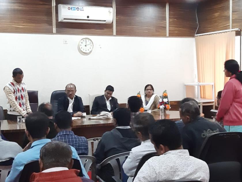 Gopikisan Bajoria reviews Khamgaon municipality | गोपीकिसन बजोरीयांनी घेतला खामगाव पालिकेचा आढावा