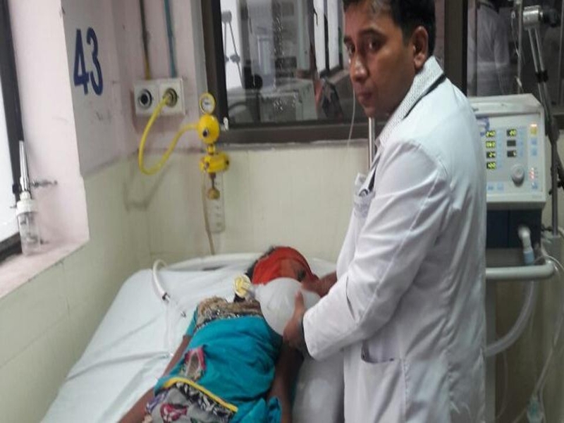 Gorakhpur Hospital oxygen supply 30 children death | उत्तर प्रदेशमध्ये 'मृत्यूचं रूग्णालय', ऑक्सिजन न मिळाल्याने 30 लहानग्यांचा मृत्यू 