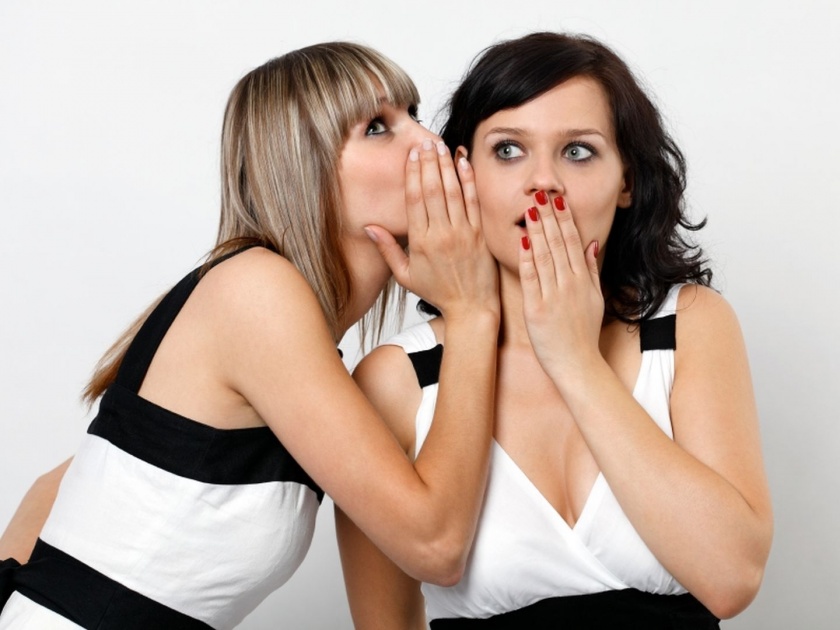 People spend 52 minutes everyday gossiping says University of California Riverside study | रोज 'इतका' वेळ गॉसिप करतात लोक, जास्त कोण गॉसिप करतं झालं उघड!
