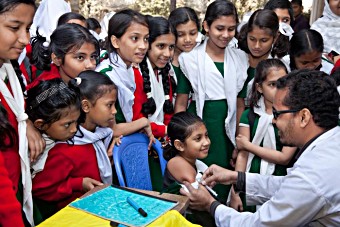 In Goa, 3.82 lakh children of Goa - Rubella Dos | सोलापूर जिल्ह्यात ३ लाख ४२ हजार मुलांना गोवर — रूबेलाचा डोस