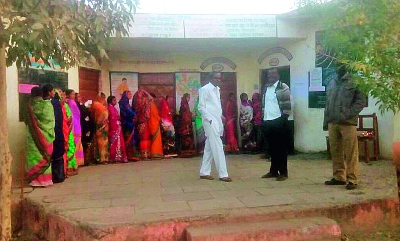 81 percent polling for 43 gram panchayats in Buldana district | बुलडाणा जिल्ह्यात ४३ ग्रामपंचायतींसाठी ८१ टक्के मतदान