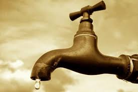 Gram Panchayat grabbed water supply scheme funds! | पाणी पुरवठा योजनेचा निधी ग्रामपंचायतने हडपला!