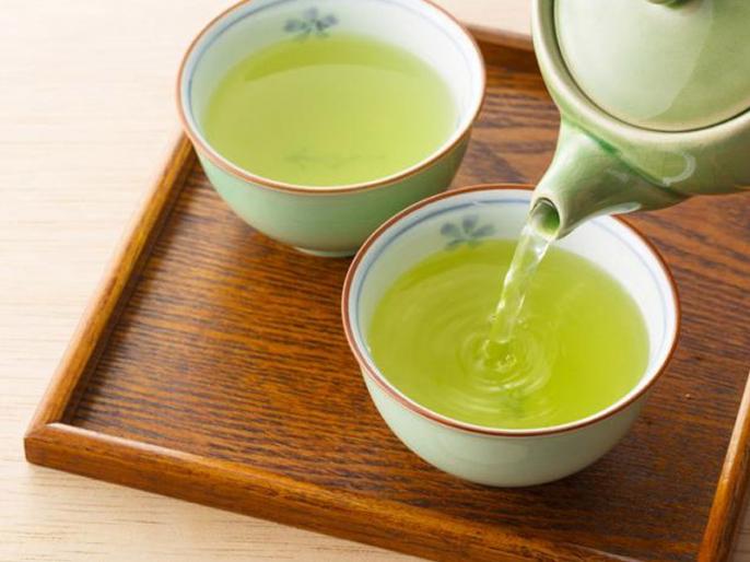 Don't do these mistake while drinking green tea | ग्रीन टी पिताना घ्या ही काळजी, या गोष्टींसाठी घ्या ग्रीन टी!