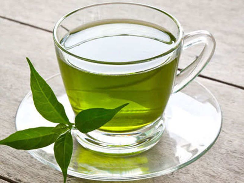 Side effects of green tea if taken empty stomach | तुम्हीही ग्रीन टी सेवन करताना 'या' चुका करत नाहीत ना?