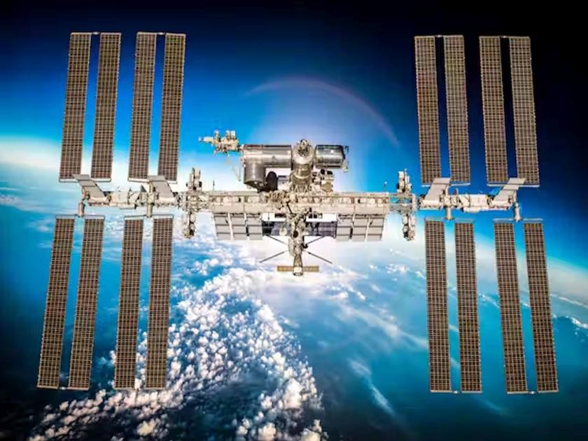 US, Russian cosmonauts went Chances of reaching the International Space Station today | अमेरिका, रशियाचे अंतराळवीर रवाना; आंतरराष्ट्रीय अवकाश स्थानकाकडे आज पोहोचण्याची शक्यता