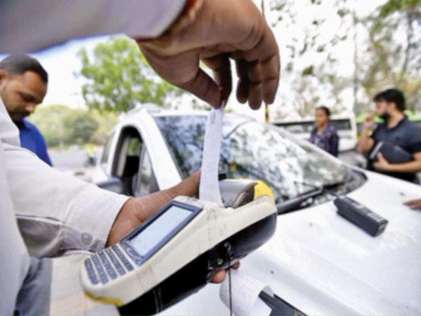 The RTO is also in the fray with the police to collect fines | पाेलिसांसाेबत आरटीओही दंडवसुलीसाठी रिंगणात