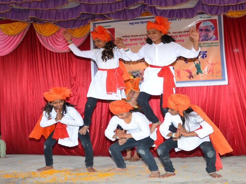 Cultural program in Guhedh in Bhadgaon taluka | भडगाव तालुक्यातील गुढे येथे सांस्कृतिक कार्यक्रम
