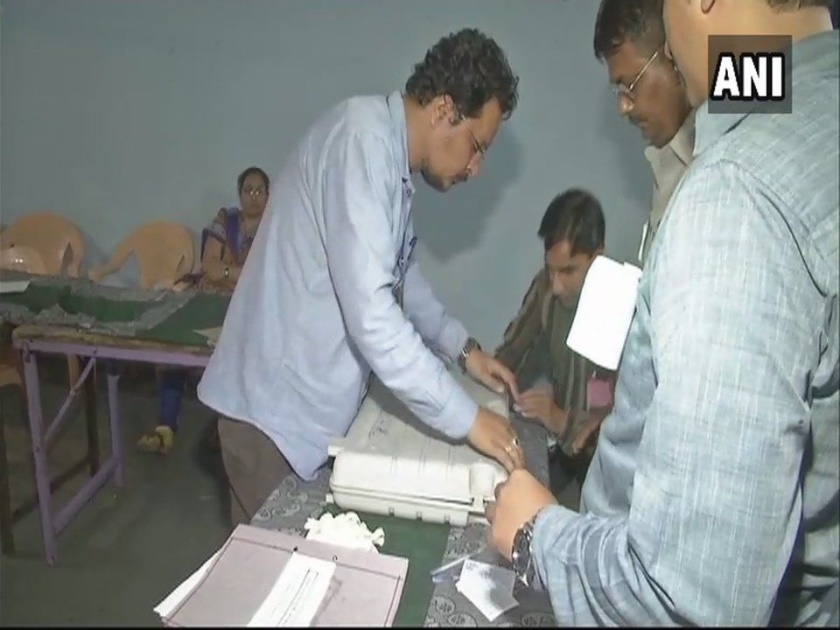 Gujarat assembly elections: 70 percent voting in first phase | गुजरात विधानसभा निवडणूक : पहिल्या टप्प्यात 68 टक्के मतदान