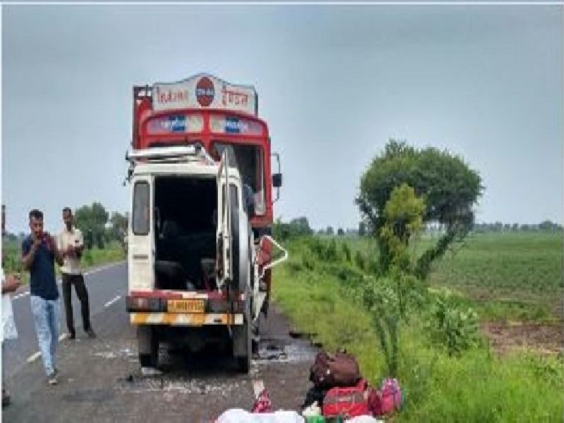 truck jeep accident gujrat maharashtra 11 pilgrim died | गुजरातमध्ये जीप आणि ट्रकचा भीषण अपघात , डोंबिवलीतील 11 जण जागीच ठार