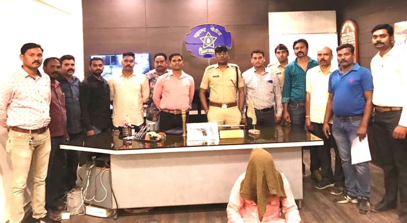 Pistol possessor criminal accused arrested in Nagpur | नागपुरात पिस्तूलधारी आरोपी गजाआड