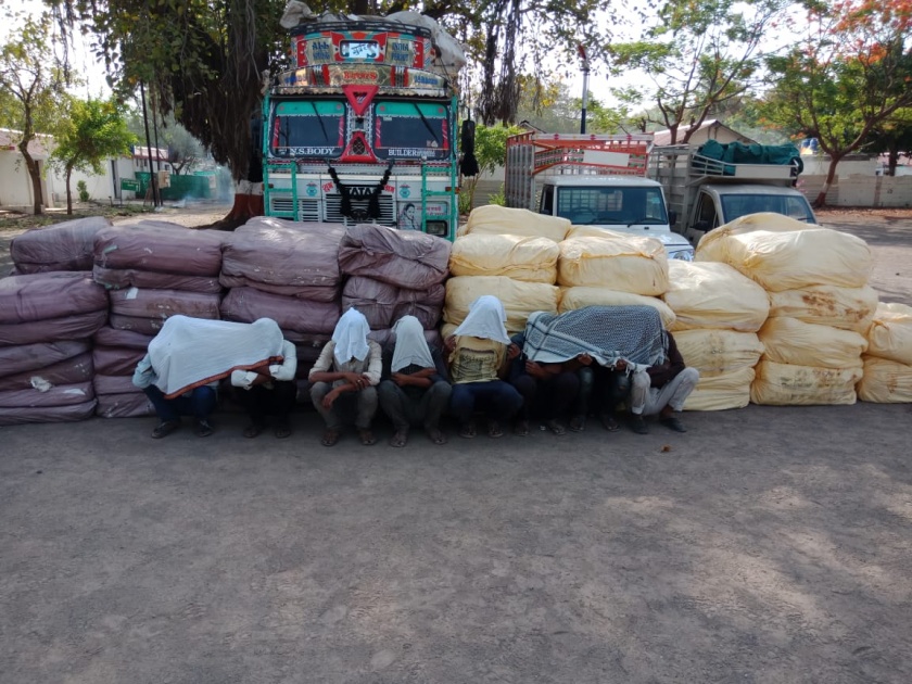 Over 20 lakh rupees worth of gutka seized! | तब्बल २0 लाख रूपयांचा प्रतिबंधीत गुटख्याचा साठा जप्त!