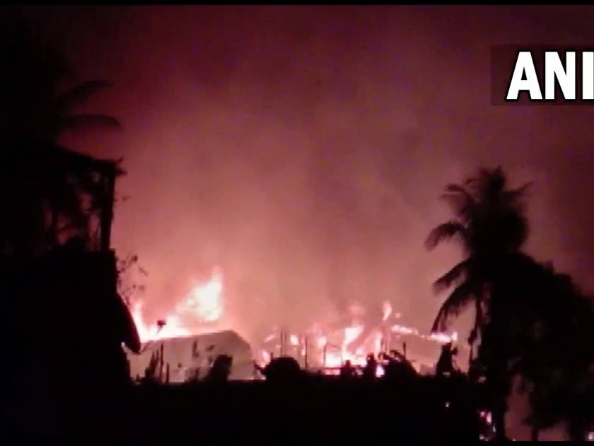 massive fire more than 15 cylinder blast at slum Area in guwahati many houses erupt in flames | Guwahati Fire: गुवाहाटीत एकामागून एक १५ सिलेंडरचे स्फोट; २५ हून अधिक घरे जळून खाक, बचाव कार्य सुरु