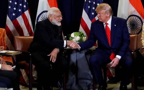 Modi ready to start talks with Pakistan; But the only condition put before Trump | मोदींची पाकिस्तानशी चर्चा सुरू करण्याची तयारी; पण ट्रम्प यांच्यासमोर ठेवली एकच अट