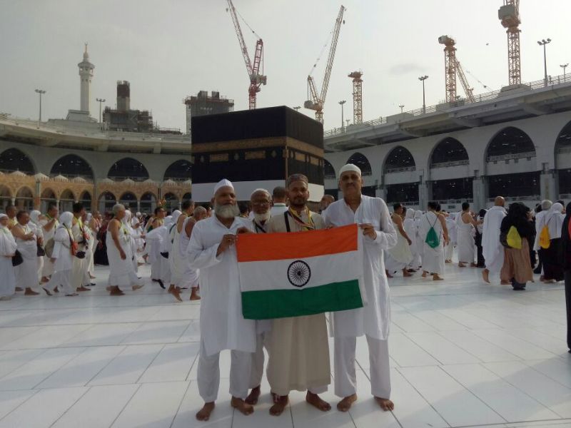 Indian Haj pilgrims wrapped up in Makkah | भारतीय हज यात्रेकरुंनी मक्केत फडकविला तिरंगा