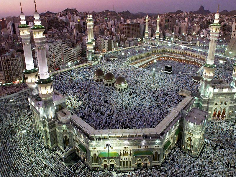 Two lakh pilgrims from the country will go to Haj | देशातून दोन लाख यात्रेकरू हजला जाणार