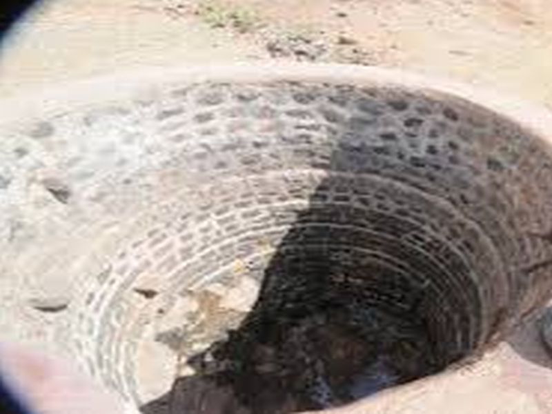 Half of Jalgaon district drought | निम्मा जळगाव जिल्हा दुष्काळी, 8 तालुक्यातील 814 गावे 50 पैशा
