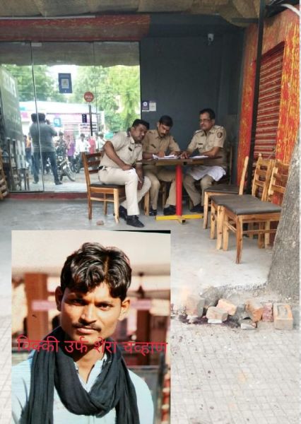 In Nagpur, attacked on notorious goon : Stabbed by knife and crushed with bricks | नागपुरात बारसमोर कुख्यात गुंडावर हल्ला : चाकूने भोसकले, विटांनी ठेचले