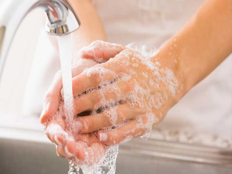 Global Hand washing Day : give minimum 20 seconds for hand washing can save you from many diseases | Global Hand washing Day : हात धुण्यासाठी 20 सेकंदांचा वेळ आवर्जून द्या, कारण...