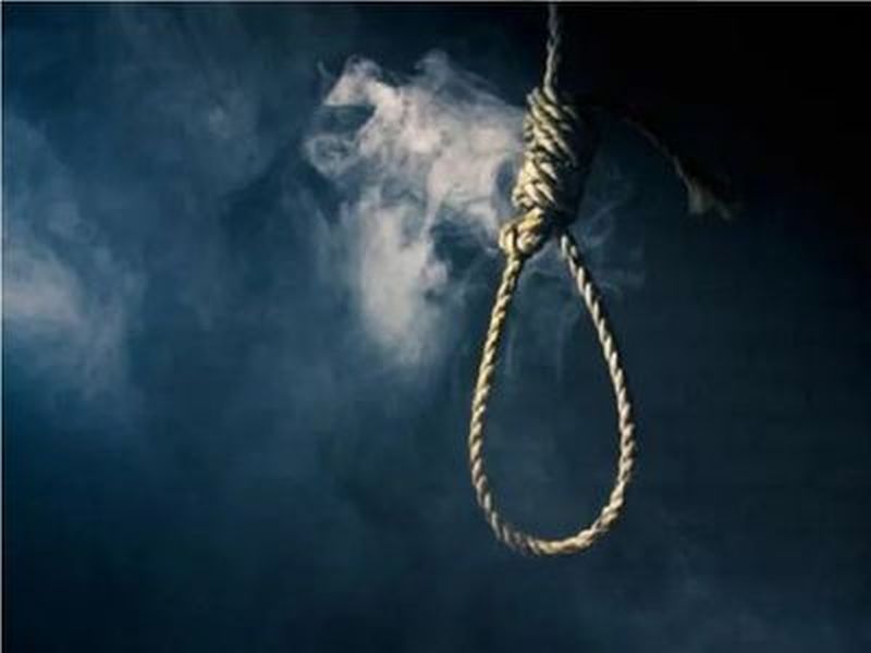 Young farmer commits suicide by hanging in Amravati district | अमरावती जिल्ह्यात युवा शेतकऱ्याची गळफास घेऊन आत्महत्या