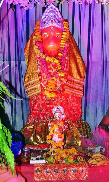 The sound of 'Jai Hanuman' in the Gittitkhadan Shobha Yatra of Nagpur | नागपूरच्या  गिट्टीखदान शोभायात्रेत ‘जय हनुमान’चे स्वर