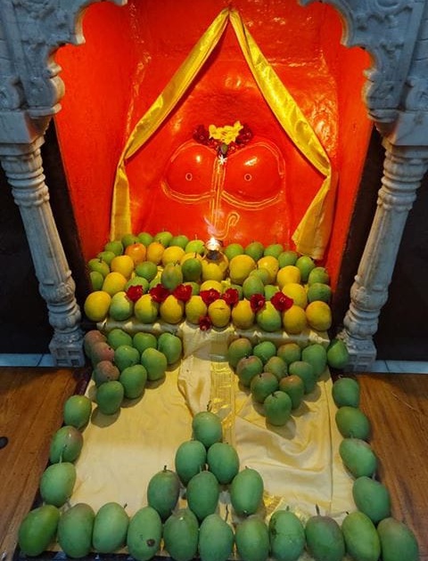Decoration of Hapus Mango for Shri ganpati temple at ganpatipule | गणपतीपुळेतील श्रीला हापूस आंब्यांची आरास