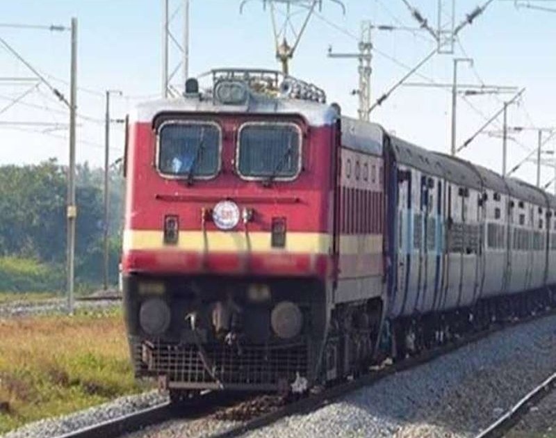 Hatia - Pune and Malda Town - Surat special trains will run | हटीया-पुणे व मालदा टाउन-सुरत विशेष रेल्वे गाड्या धावणार