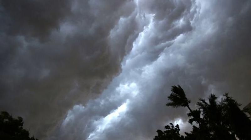 The possibility of windy rain in Vidarbha and Marathwada | विदर्भ आणि मराठवाड्यात वादळी पावसाची शक्यता
