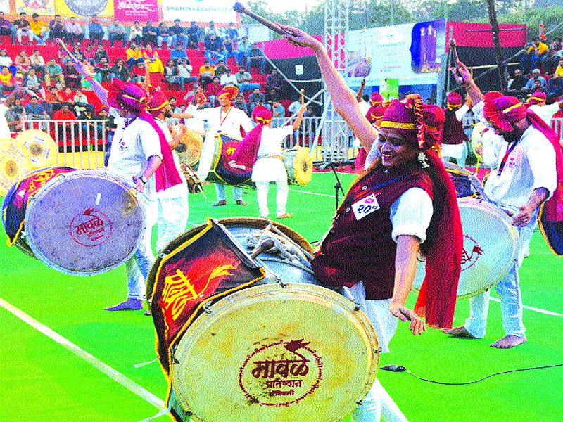 The sound of drummers wandering in Dombivali; 13 teams from Goa and Karnataka and Maharashtra | डोंबिवलीमध्ये घुमला ढोलताशांचा आवाज; महाराष्ट्रासह गोवा, कर्नाटकमधील १३ पथकांचा सहभाग