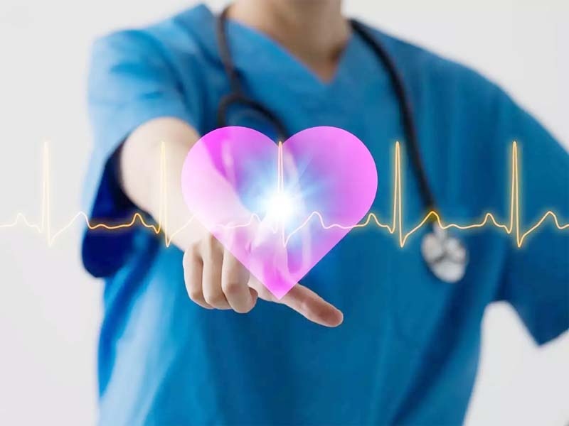 Due to changing lifestyles, 20% of heart patients are in their forties | बदलत्या जीवनशैलीमुळे हृदयविकाराचे २० टक्के रुग्ण चाळिशीच्या आतील
