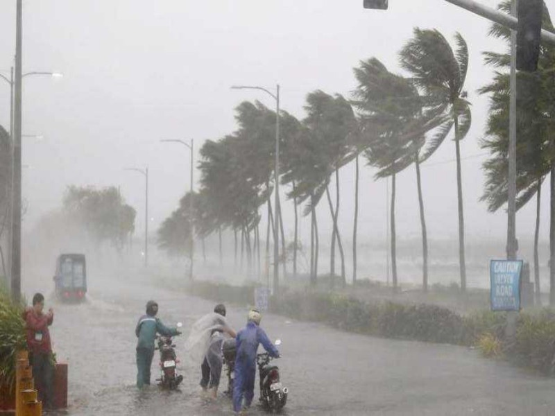 Alert ! Chance of torrential rains along Kerala, Karnataka and Konkan sea boder ; Meteorological Department warning | अलर्ट ! केरळ, कर्नाटक व कोकण किनारपट्टीवर मुसळधार पावसाचा शक्यता; हवामान विभागाचा इशारा  