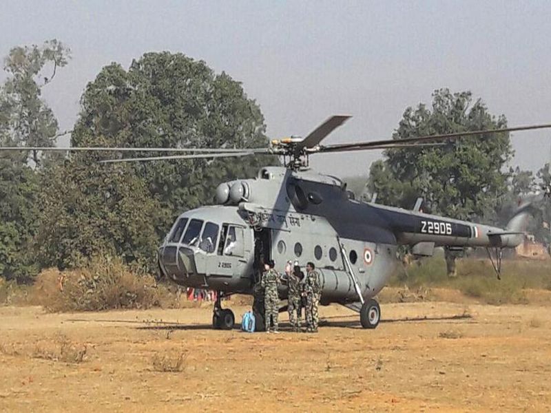 Two pilots die in Assam airport helicopter collapses | आसाममध्ये हवाई दलाचं हेलिकॉप्टर कोसळून दोन वैमानिकांचा मृत्यू