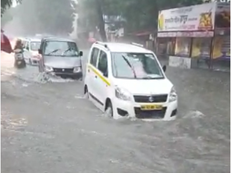 Heavy rains continue in Panvel; Flooding conditions prevailed in many places | पनवेलमध्ये पावसाचा जोर कायम; अनेक ठिकाणी पूरसदृश्य स्थिती निर्माण