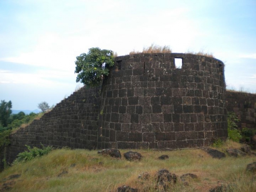 visit for Best trip to Govalkot fort in Maharashtra | पर्यटकांना भुरळ घालणाऱ्या महाराष्ट्रातील गोवळकोट किल्ल्याला एकदा नक्की द्या भेट!
