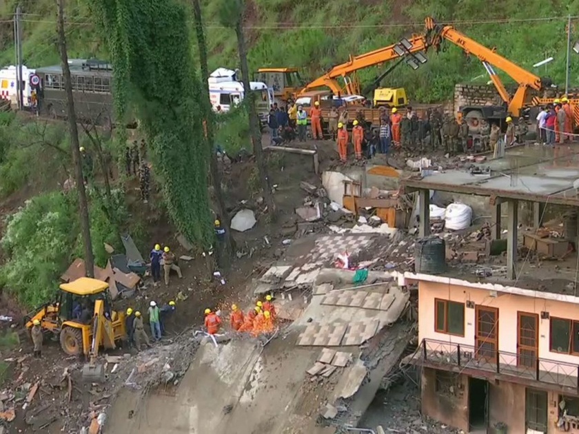4-storey building collapses in Himachal Pradesh; 7 people were killed and 23 injured | हिमाचलमधील इमारत दुर्घटनेत 13 भारतीय जवानांसह 14 जणांचा मृत्यू