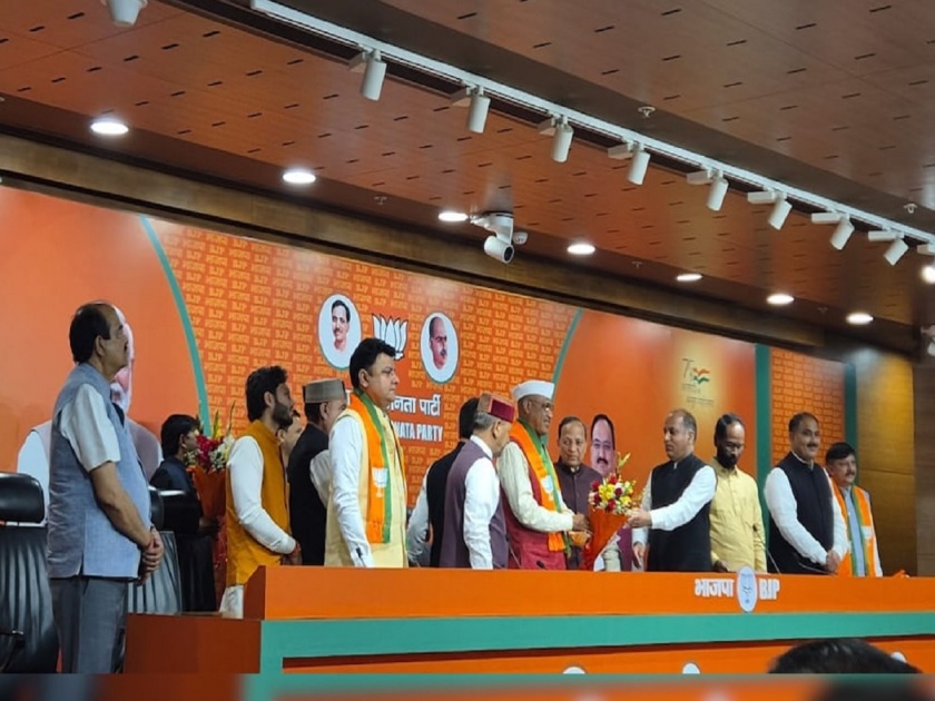 Big blow to Congress in Himachal 6 rebels and 3 independent MLAs join BJP | हिमाचलमध्ये काँग्रेसला मोठा झटका, ६ बंडखोर आणि ३ अपक्ष आमदारांचा भाजपमध्ये प्रवेश