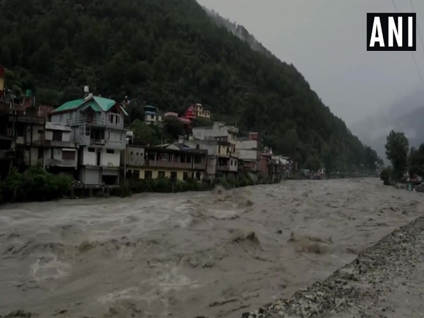 flood situations made lives in trouble in himachal and uttrakhand many people died | हिमाचल प्रदेश, उत्तराखंडमध्ये 'जलप्रलय'; 31 जणांचा मृत्यू 